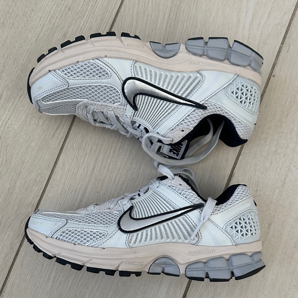 women nike vomero 5